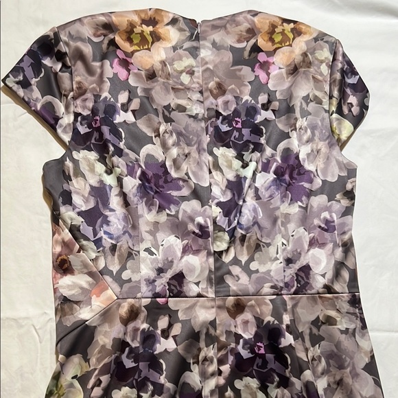 Stunning Floral Dress Grey Satin Cap Sleeve sz 12 like new - Picture 15 of 16